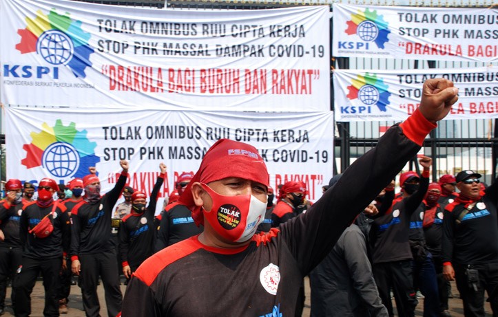 Konfederasi Serikat Pekerja Indonesia Demo Tolak Omnibus Law