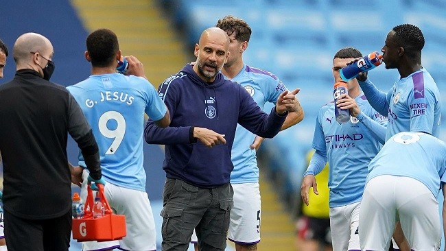 Pep Guardiolah Minta Anak Asuhnya Tetap Waspada Hadapi Lyon di 8 Besar