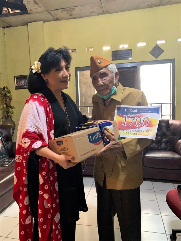 Entrasol Dengan Yayasan Anne Avantie Berbagai Kasih Kepada Lansia