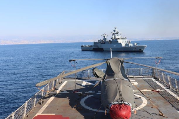 KRI Sultan Hasanuddin-366 Latihan Towing Dengan Kapal Perang Jerman di Laut Mediterania