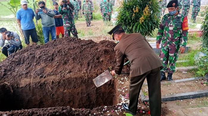 Anggotanya Meninggal, Danrem Pimpin Upacara Pemakaman