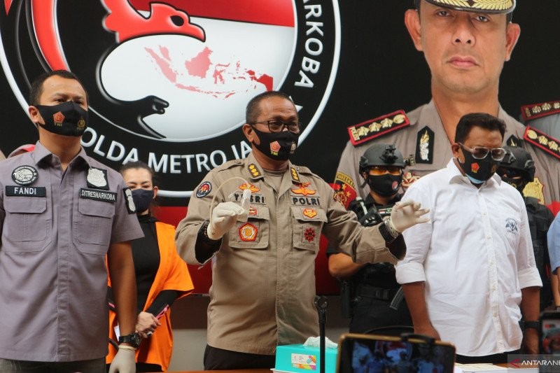 Polisi Buru Pemasok Sabu ke Reza Artamevia