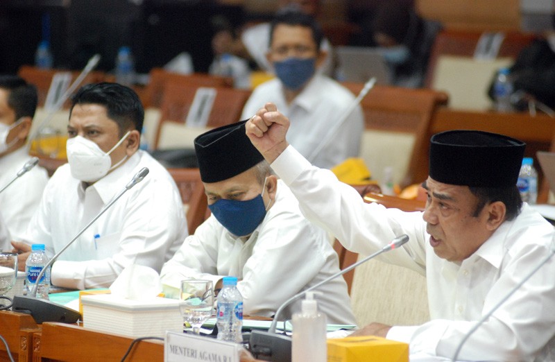 Menag Di Komisi VIII DPR