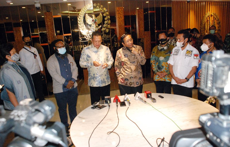 Pimpinan MPR  Gelar Rapat  Dengan  Menkopolhukam, Panglima TNI, Kapolri dan Pimpinan Komite II DPD RI