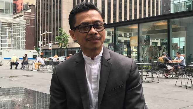 Lawan Corona, Tanggalkan Madzhab Politik!