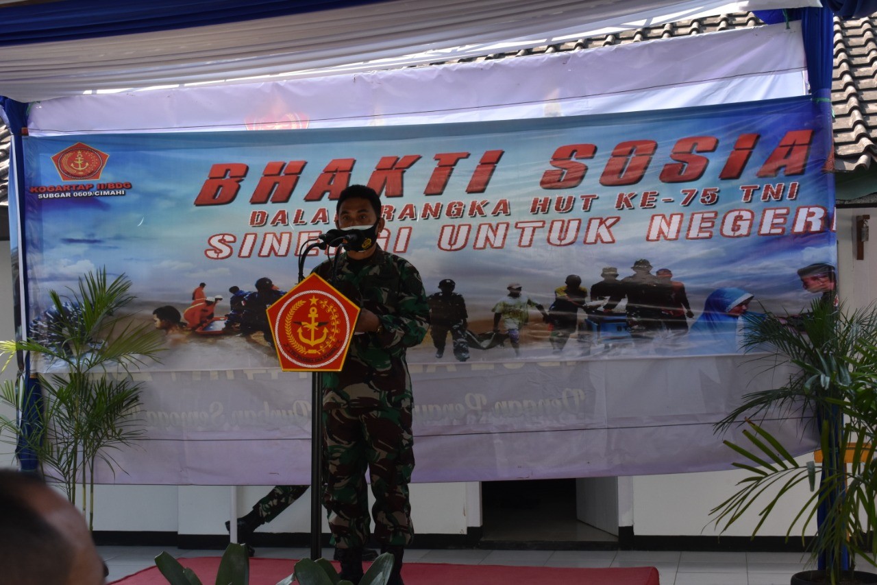 Marsma TNI Embu Agapitus Resmikan Musholla dan Bagikan Paket Sembako