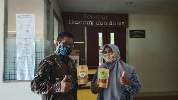 Inovasi Produk Stik Siwalan dan Gula Aren Bubuk Mahasiswa KKN Lamongan 03 UMSurabaya