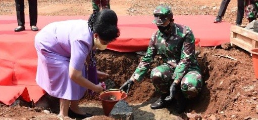 Nanny Hadi Tjahjanto Letakan Batu Pertama Pembangunan PAUD Holisitic Integrative
