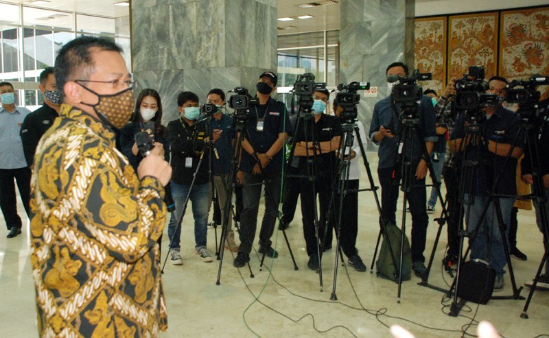 Sekjen DPR Klarifikasi Soal Mickrofon Mati
