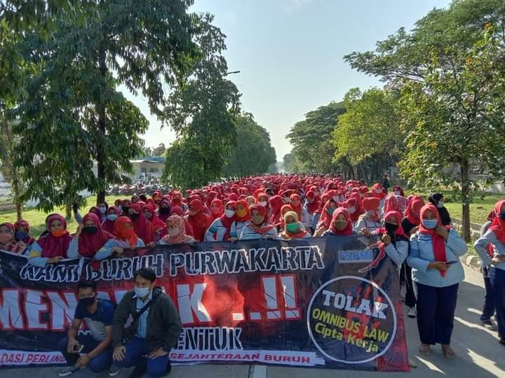 Ustaz Tengku: Akankah Demo Buruh Berujung Pemakzulan Pak Jokowi?