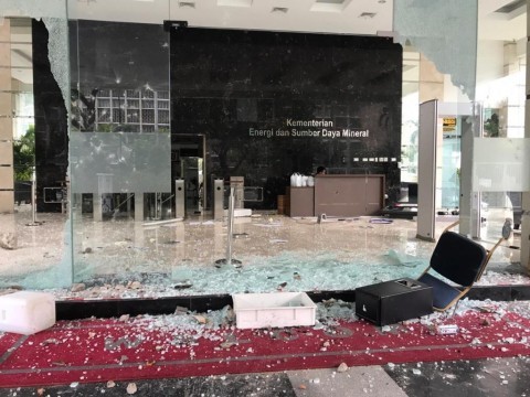 Gedung Kementerian ESDM Dirusak Massa Pendemo Tolak Omnibus Law