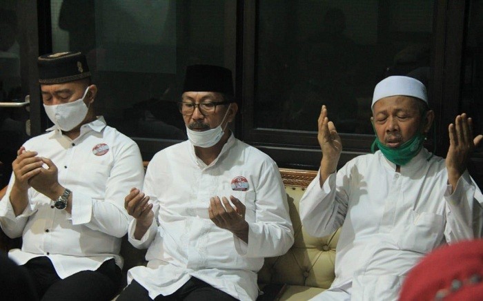 Masih Satu Kerabat Besar Ponpes Langitan, Suhandoyo-Astiti Didoakan jadi Pemimpin yang Amanah