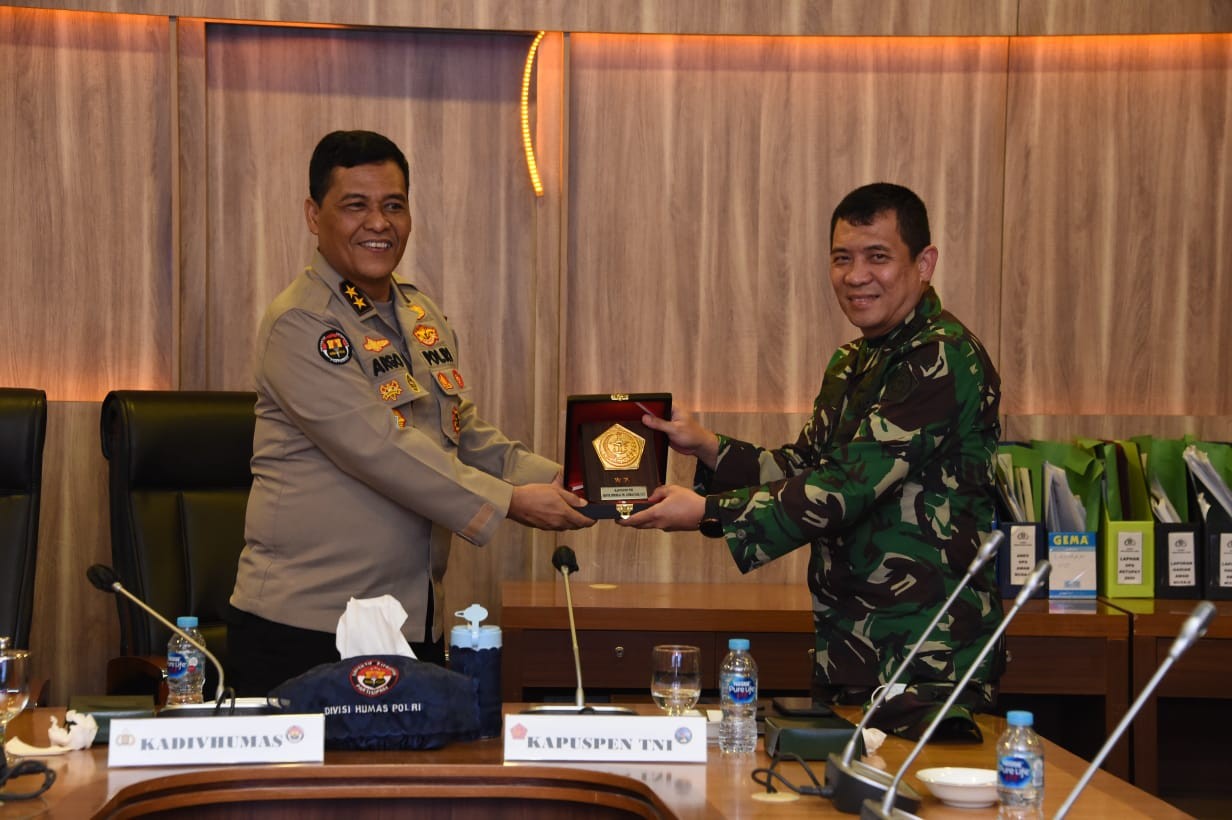 Kapuspen TNI : Sinergitas TNI-Polri Tidak Perlu Diragukan Lagi