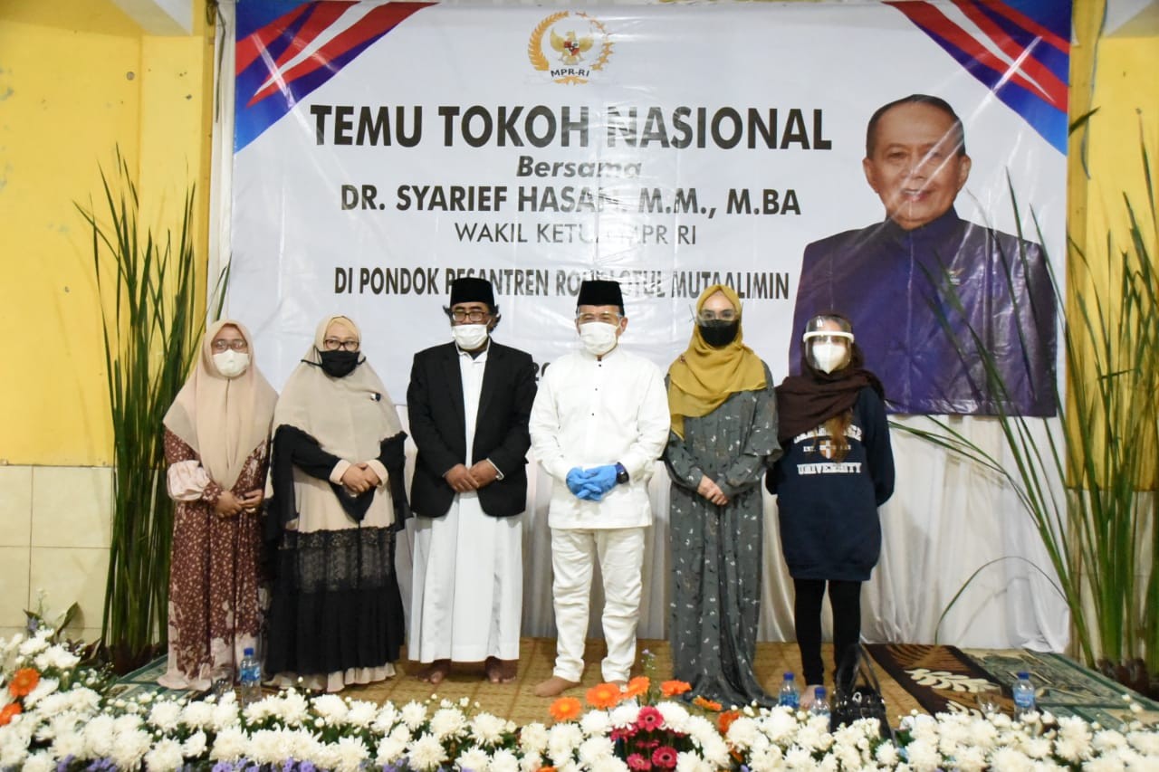 Syarief Hasan: Pondok Pesantren Adalah Potret Kebhinnekaan Bangsa Indonesia 