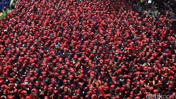Siap-siap, Buruh Akan Demo Serentak Di 24 Provinsi Tuntut Kenaikan UMP