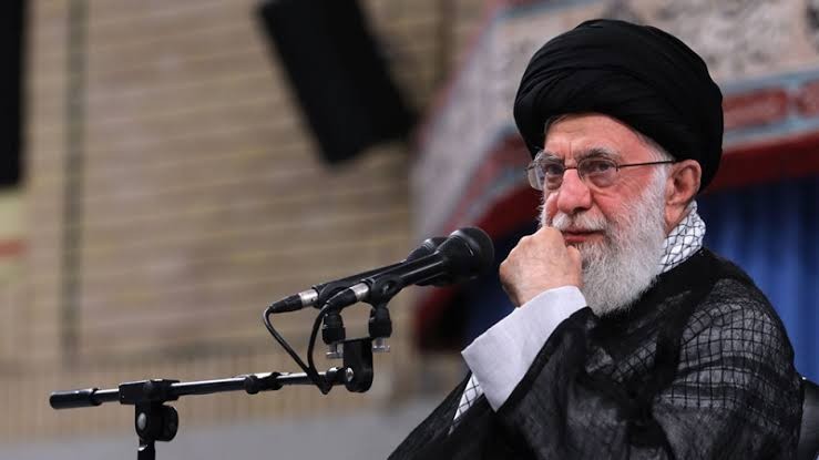 Ayatullah Khamenei: Protes Muslim Dunia ke Prancis, Bukti Umat Islam Eksis