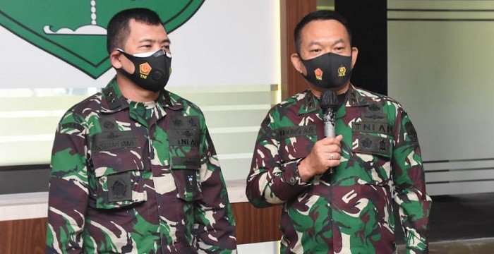 Kapuspen TNI : Penurunan Baliho HRS Didukung Panglima TNI