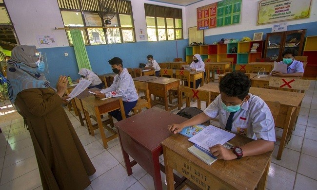 Melalui Kemendikbud, Pemerintah Salurkan Bantuan Subsidi Upah bagi Tenaga Pendidik Non-PNS