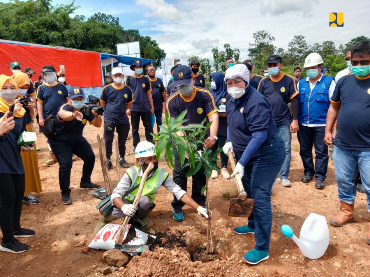 Hijaukan Area Infrastruktur, Kementerian PUPR Tanam Ribuan Pohon Secara Serentak