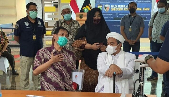 HRS Jalani Tes Swab Sebelum Diperiksa Polisi, Begini Hasilnya