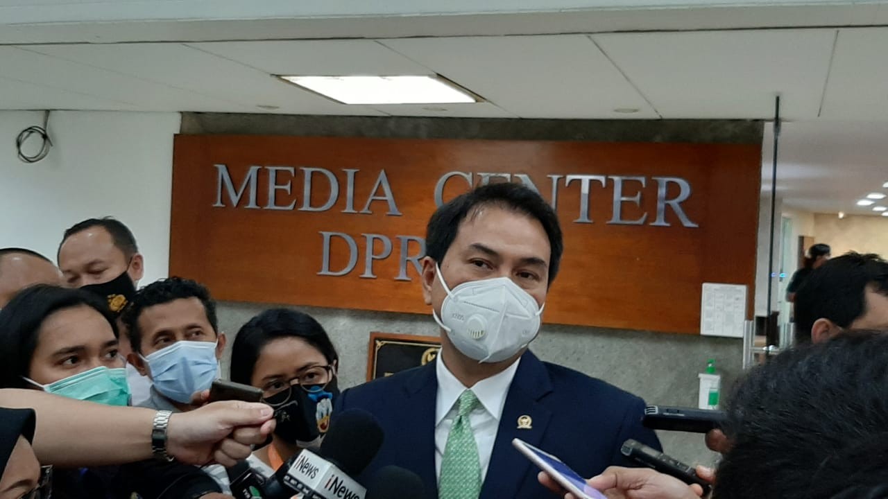 Libur Akhir Tahun, DPR Minta Pemerintah Tindak Tegas Pelanggar Prokes