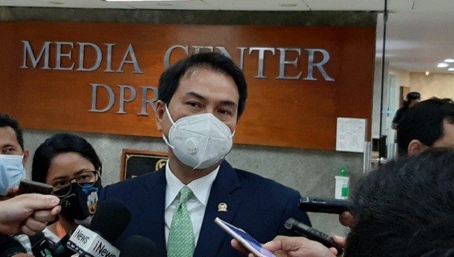 Azis Syamsuddin Sebut Langkah Jokowi Gratiskan Vaksin Sudah Tepat