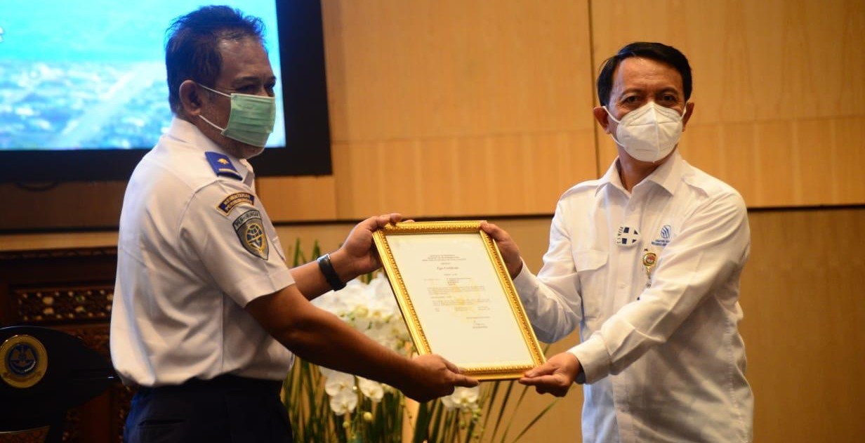 Kemenhub Serahkan Sertifikat Tipe Pesawat N219 ke PT DI