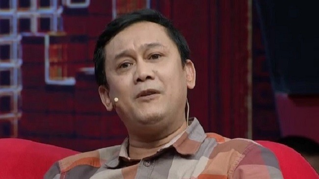 Denny Siregar: Jadi Aa Gym Apa Jokowi Duluan yang Divaksin?