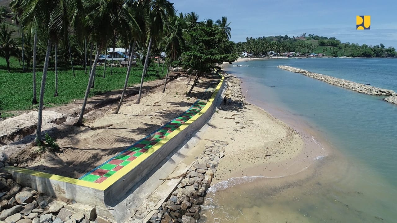 Cegah Abrasi, Kementerian PUPR Rampung Bangun Pengaman Pantai Sea Wall Atinggola