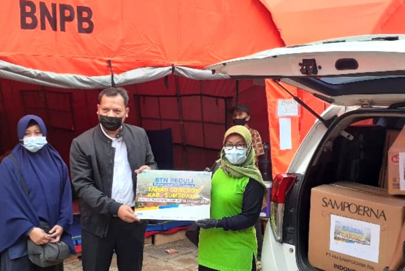 CSR Bank BTN Salurkan Bantuan Musibah Sumedang