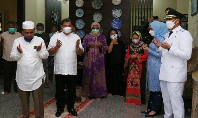 Sebelum Dilantik Sebagai Wakil Bupati Sergai, Adlin Tambunan Minta Restu Orang Tua