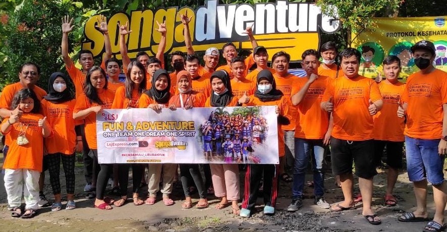 Tingkatkan Kualitas Internal, LSJ Express Adakan Family Gathering