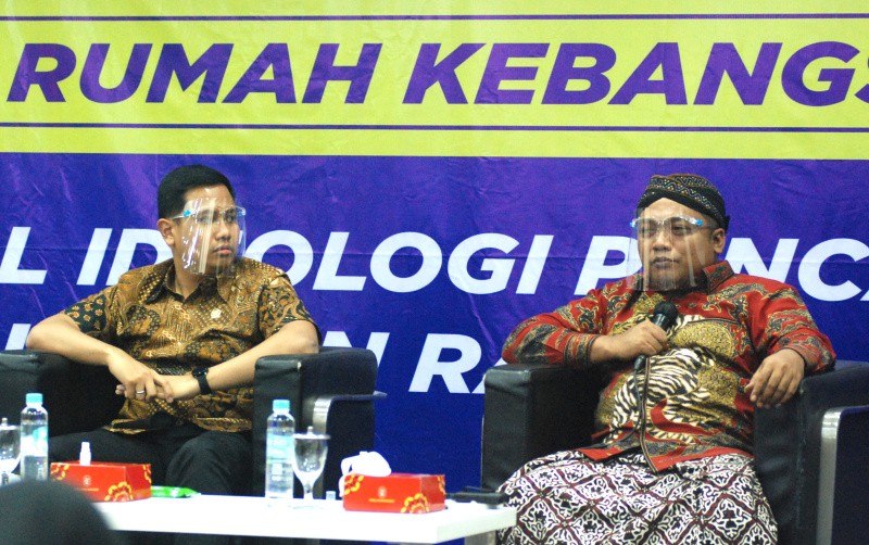 Polemik All England Dan Nasionalisme