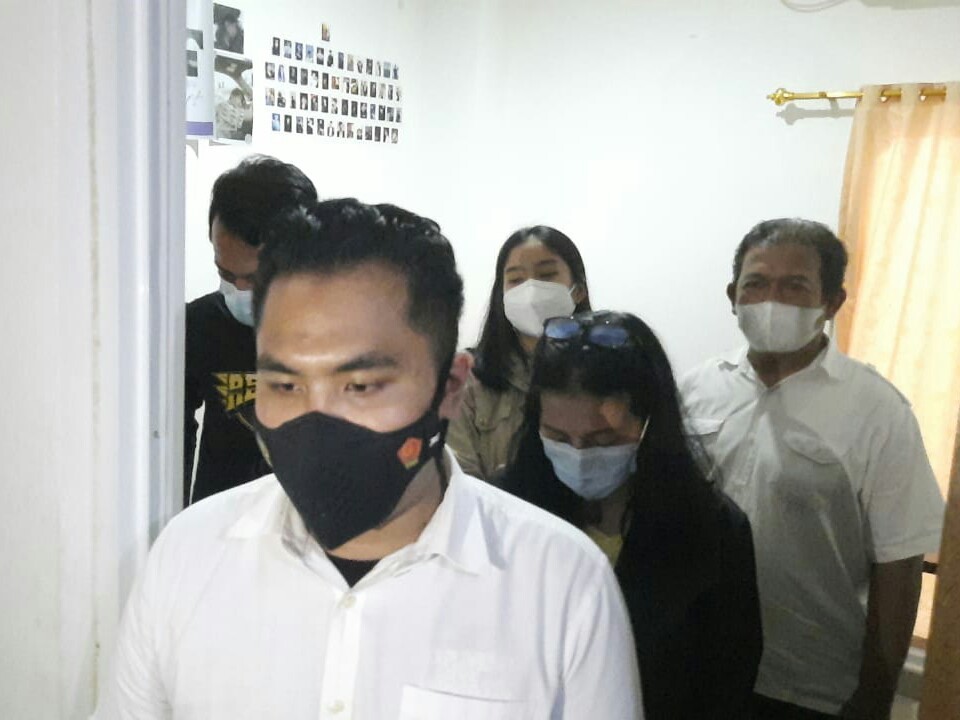 Polisi Tangkap Penyuntik Filler Payudara Palsu di Tangsel