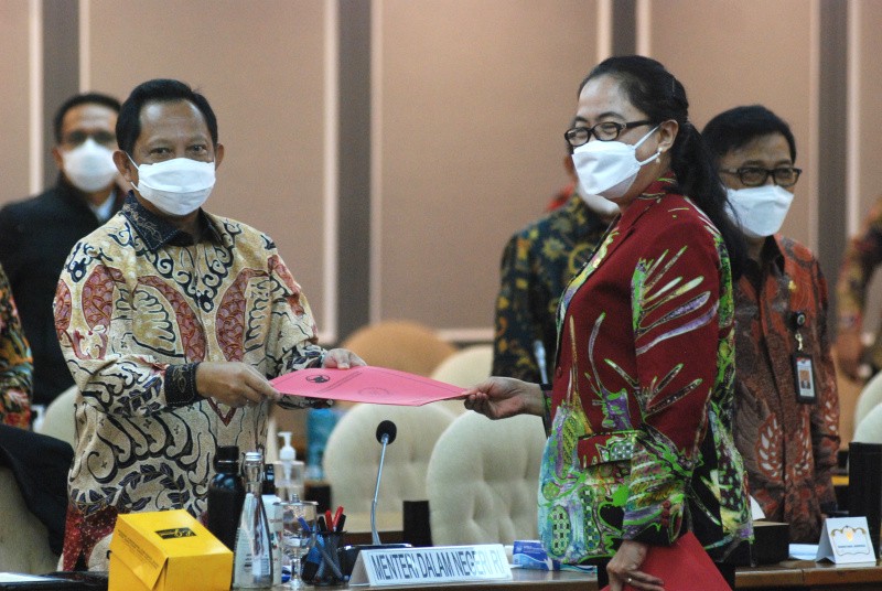 Mendagri Bahas RUU Otsus Papua Di DPR
