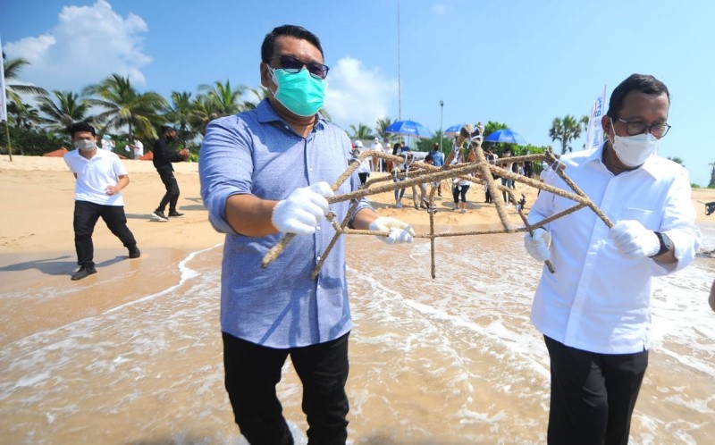 Dukung PEN - ICRG, Bank BTN Transplantasi 710 Trumbu Karang Dan Lepas 7.100 Tukik di Bali