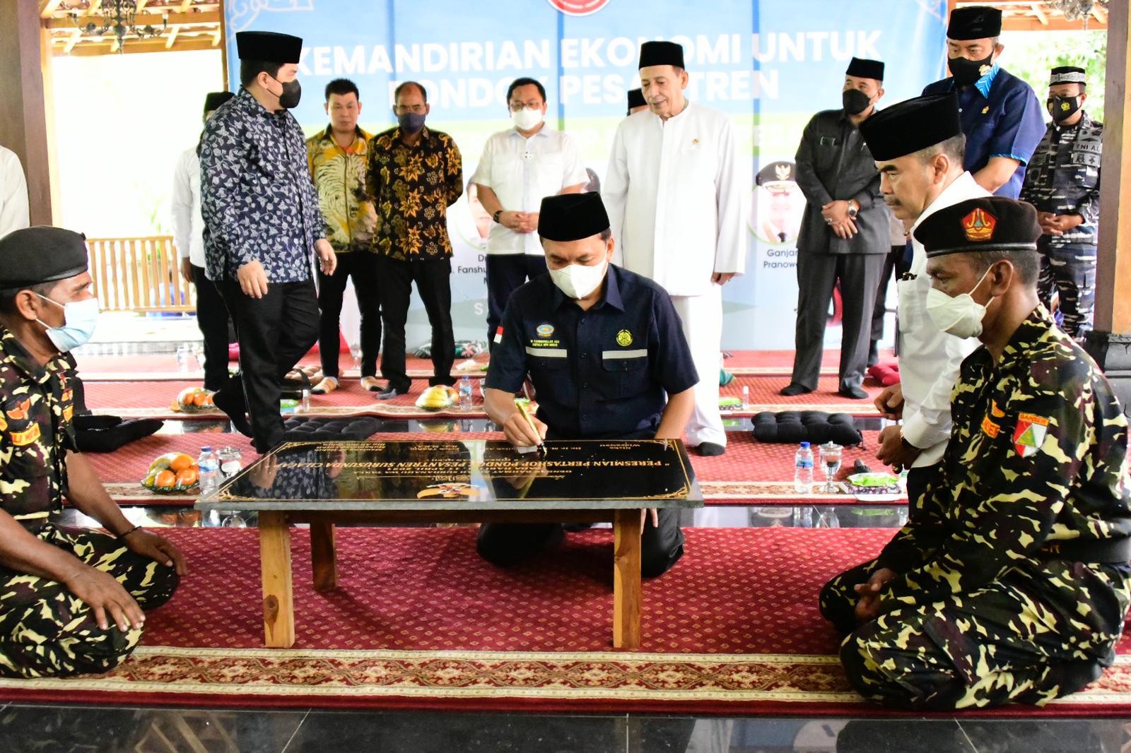 Menteri BUMN, Kepala BPH Migas dan Dirut Pertamina Resmikan Pertashop Milik Pesantren di Cilacap