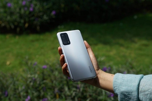 OPPO Rilis Ponsel Terbaru