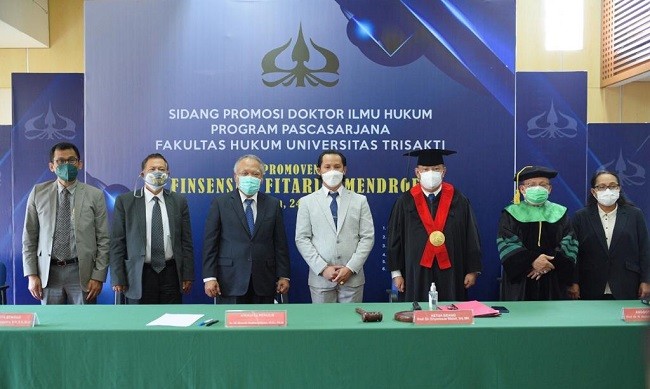 Diuji Menteri PUPR, Pengacara Finsensius Mendrofa Raih Gelar Doktor Universitas Trisakti