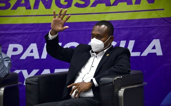 Yan Mandenas: Penyelesaian Kekerasan di Papua Harus Melalui Jalan Dialog dan Rekonsiliasi