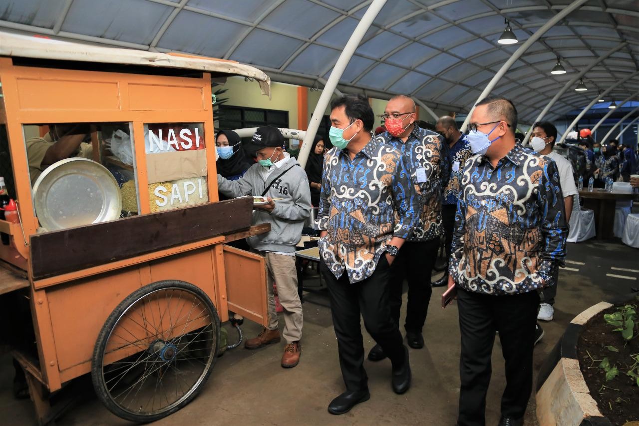 Dirut LPDB: Beli Produk PKL, Maka Kita Sudah Bantu UMKM