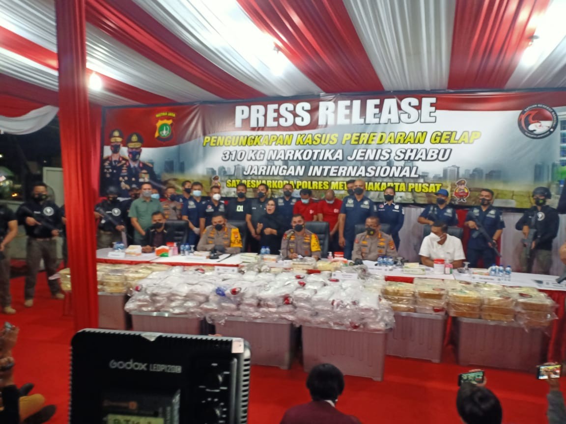 Jelang Lebaran, Polisi Ungkap Peredaran 310 Kilo Sabu Asal Timur Tengah