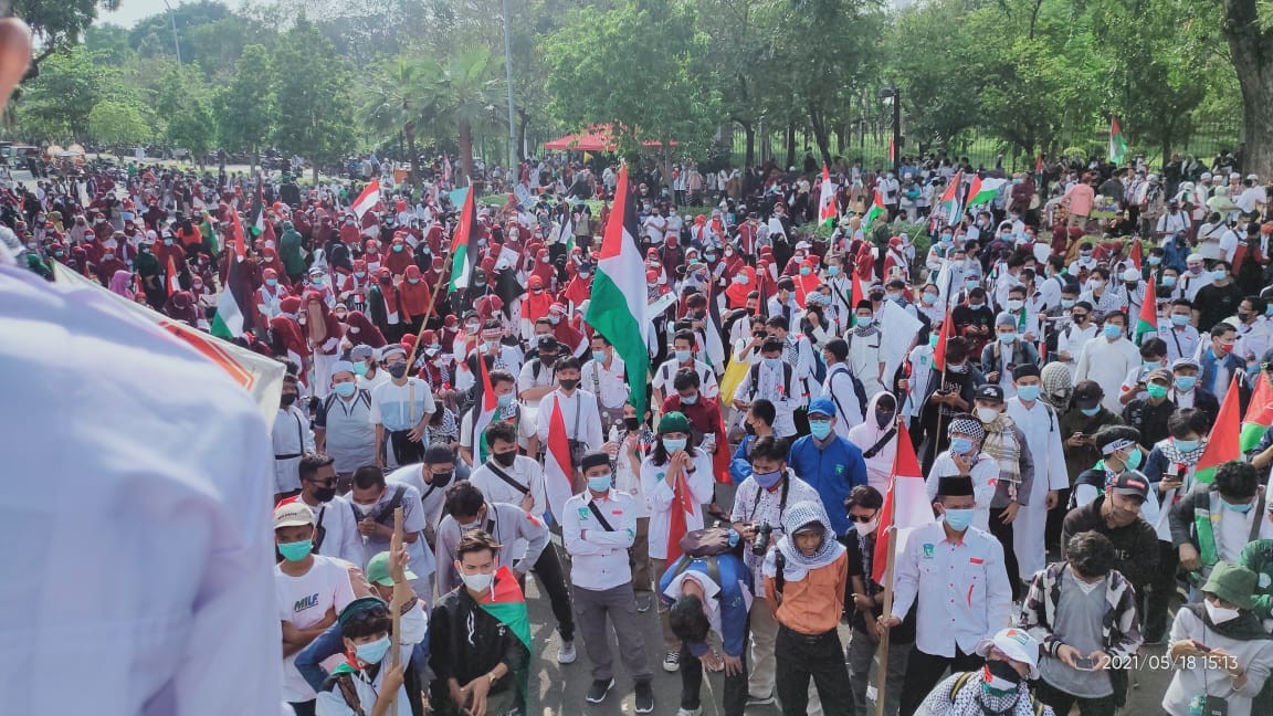 Geruduk Kedubes AS, Ribuan Massa Aksi Bela Palestina Kutuk Paman Sam