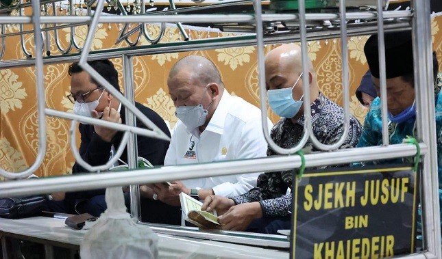 Ketua DPD RI Ziarah ke Makam Pahlawan Syekh Yusuf di Sulsel