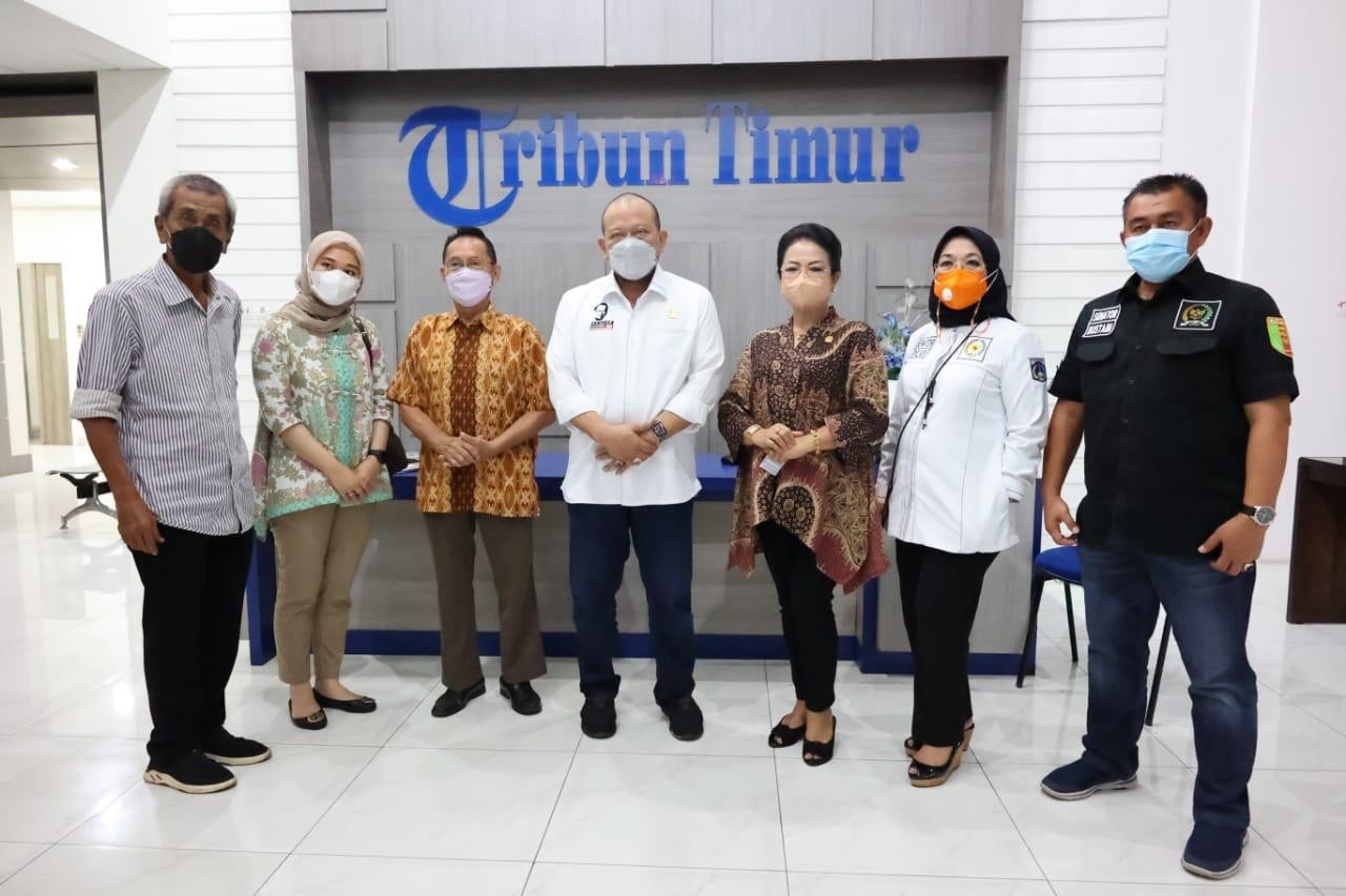 Kunjungi Tribun Timur, Ketua DPD RI Dorong Pembangunan Stadion PSM