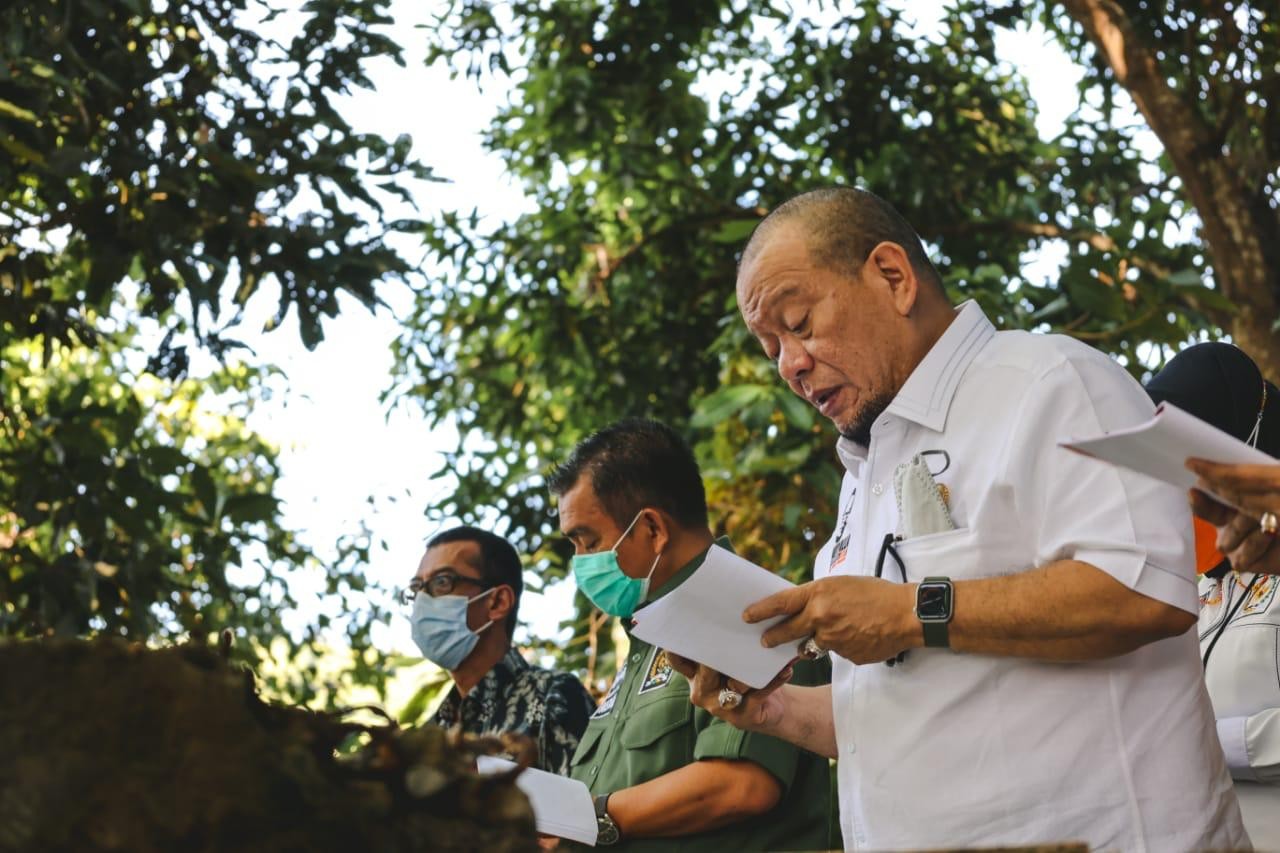Ziarah ke Makam Lasalaga, Ketua DPD RI Bantu Perbaikan Komplek Kuburan