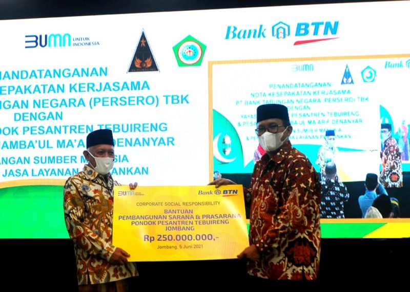 BTN Salurkan Bantuan CSR Ke Ponpes Tebuireng Jombang