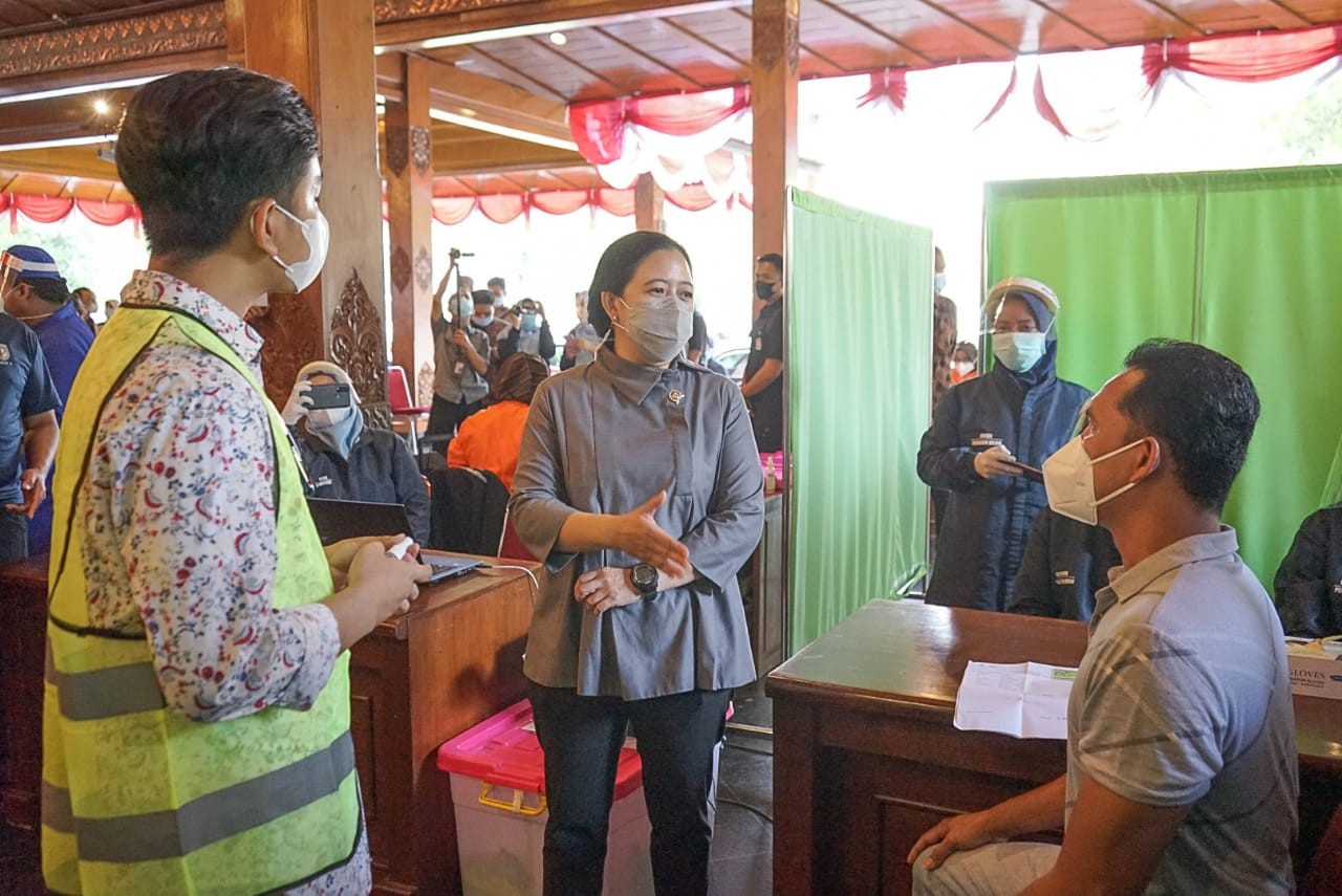 Dorong Percepatan Vaksinasi, Puan Bawa Tambahan Vaksin untuk Warga Jateng