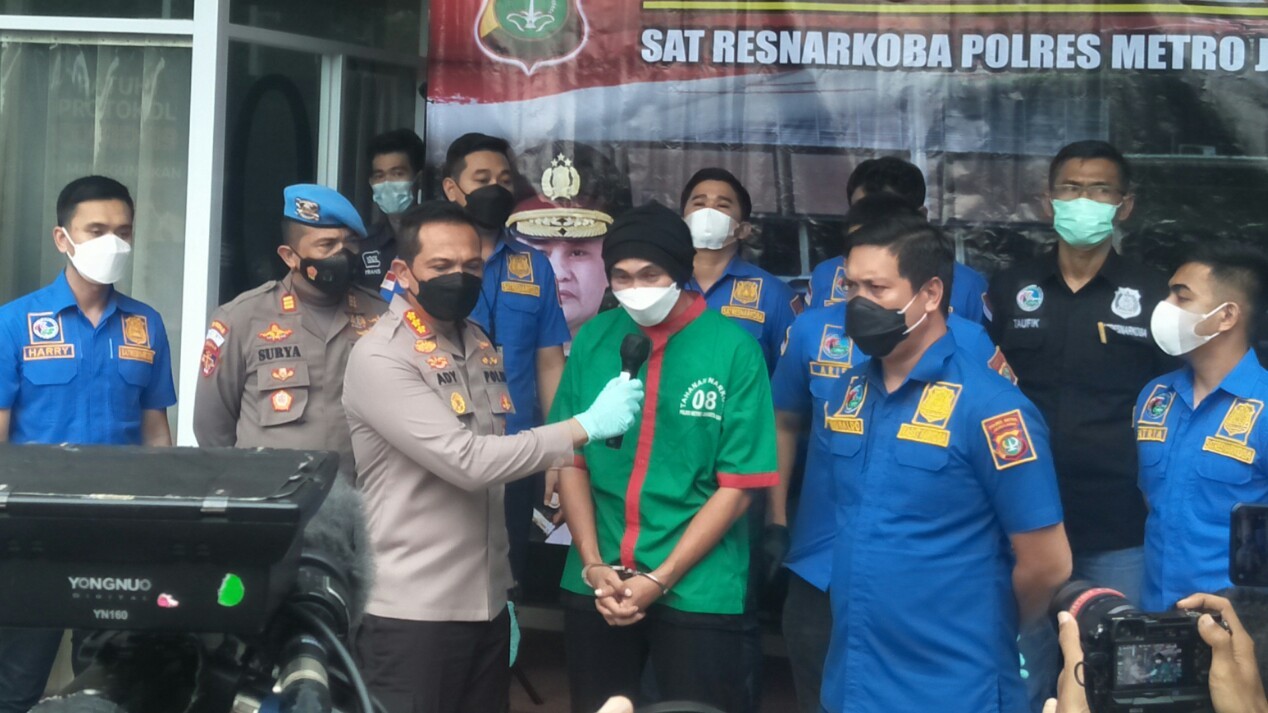 Ditangkap, Anji Mengaku akan Hormati Proses Hukum yang Berlaku