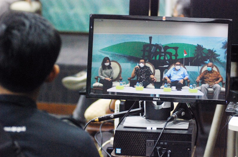 Forum Legislasi  "Garuda Indonesia Anjlok, Bagaimana Upaya Penyelematan BUMN di Era Pandemi?"
